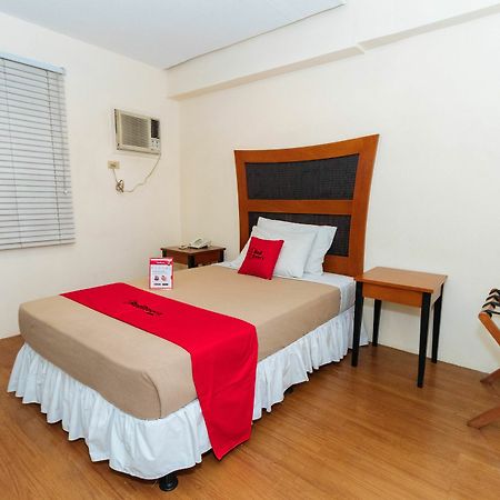 Reddoorz @ Amorsolo Makati Makati City Екстер'єр фото