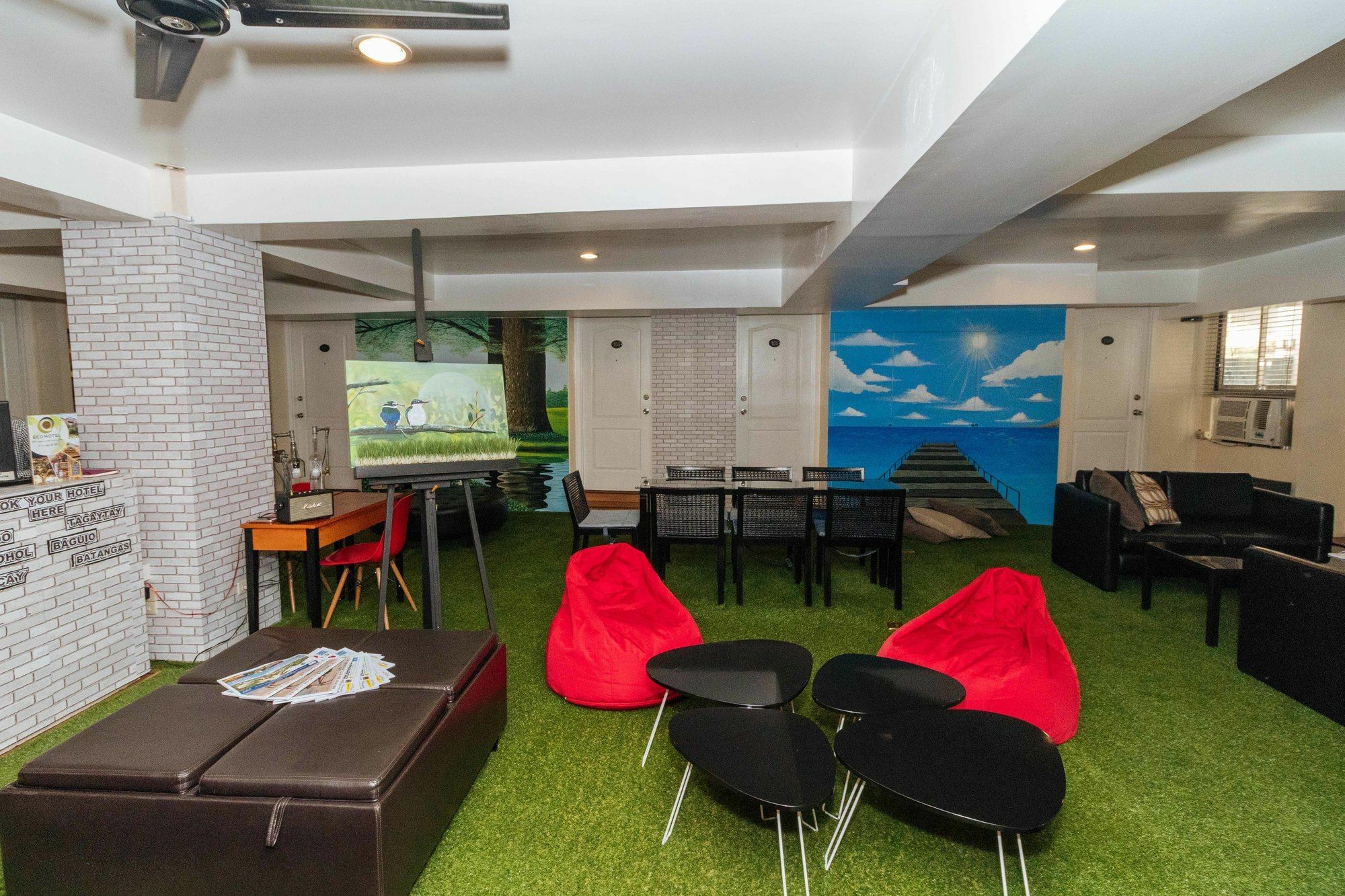 Reddoorz @ Amorsolo Makati Makati City Екстер'єр фото